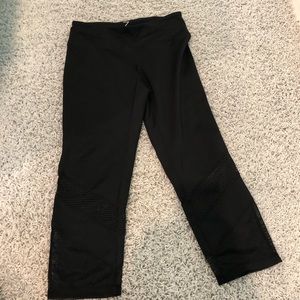 Black Zella Cropped Leggings